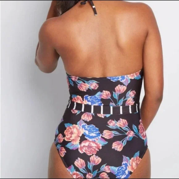 ModCloth Swimsuit  DO NOT PURCHASE ON HOLD FOR @elizabethczarne - Picture 5 of 12